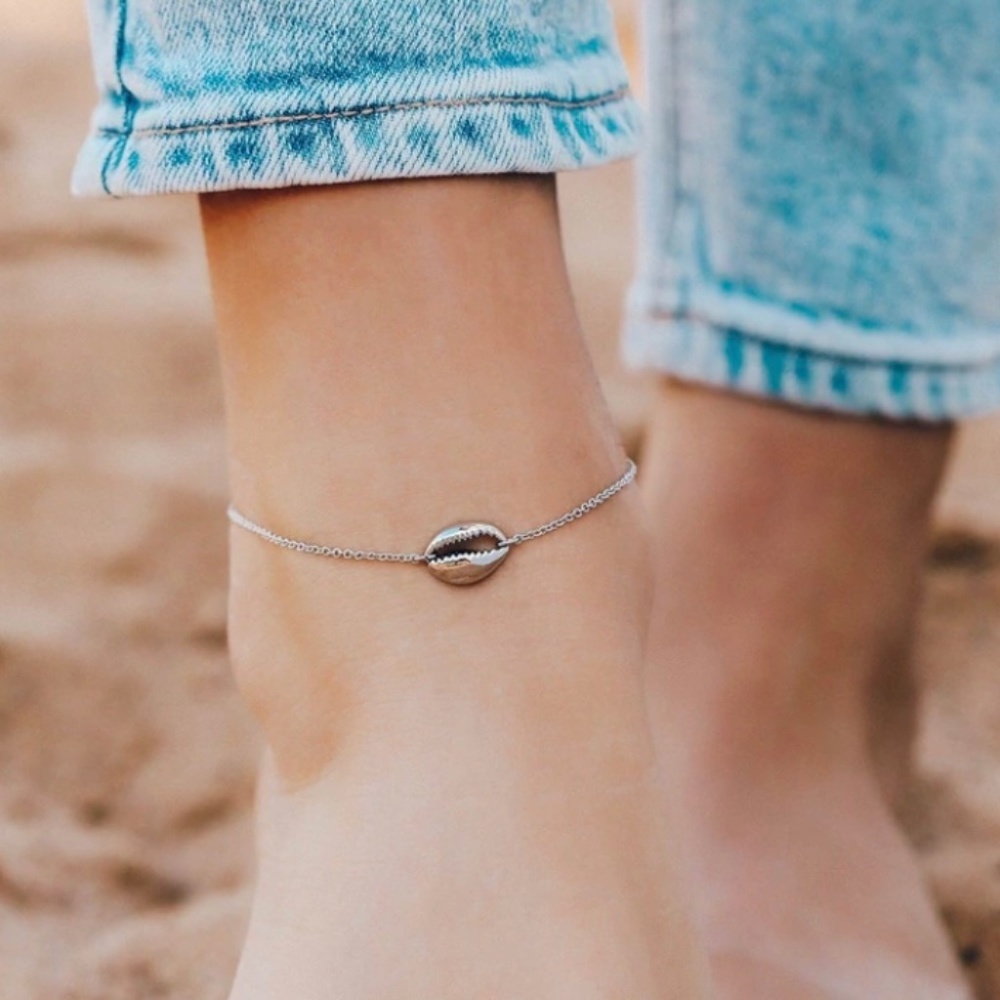 Goldtone Puravida Cowrie shell Anklet